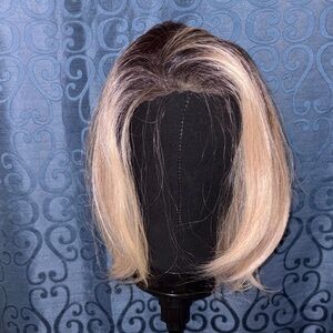 Elegant Two-Tone Blonde Wig for Women